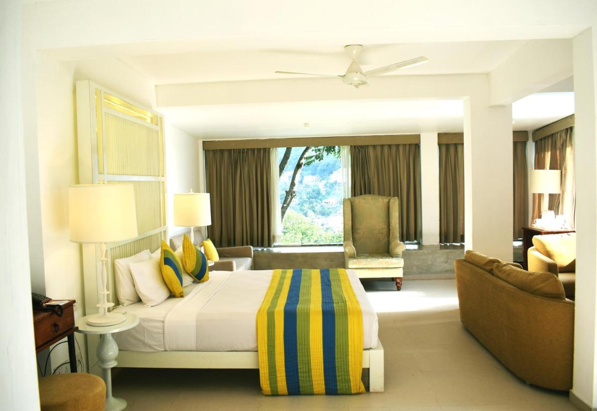 Thilanka Hotel - Housity