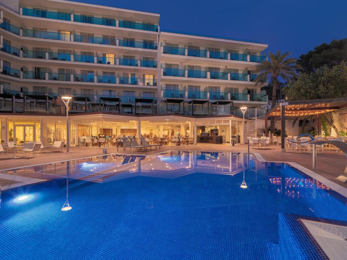 Piscina en o cerca de Boutique Hotel H10 Blue Mar - Adults Only