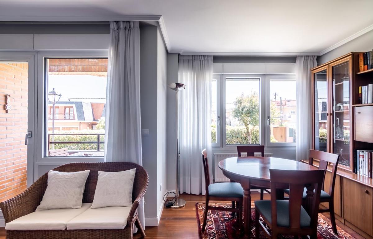 Uribe Kosta Apartment by People Rentals - Housity