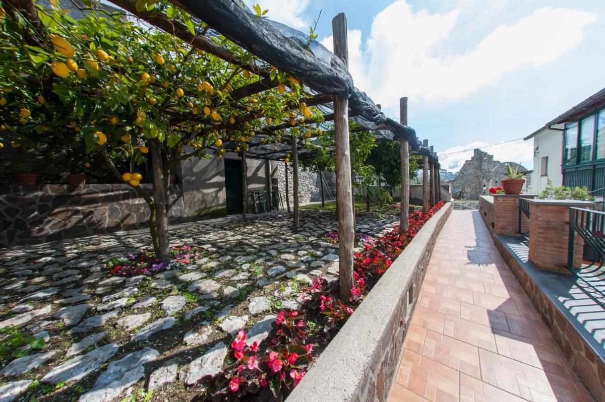 Lo Smeraldo Luxury Home Ravello by ElodeaGroup - Housity