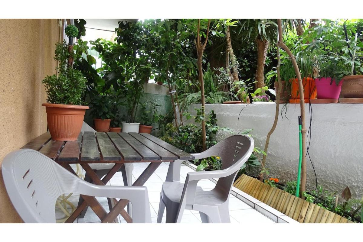 Athens, Cholargos metro appartment (1 to 6 persons) - Housity