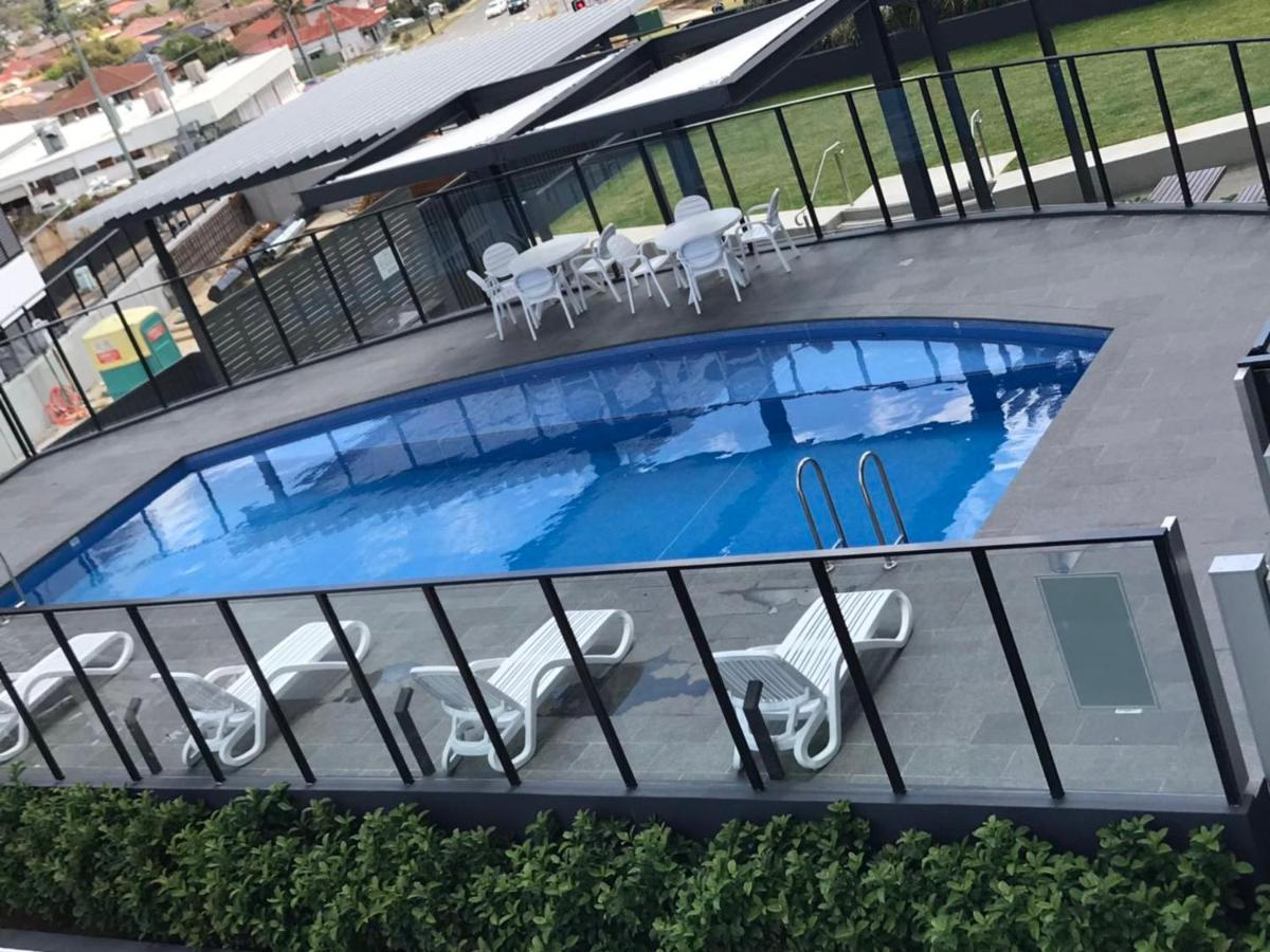 Suitetrails - Elegant Design 2 Bed 2 Bath Apartment In Liverpool