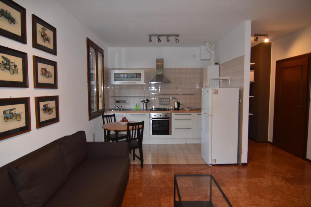 Emilia Suite - Housity