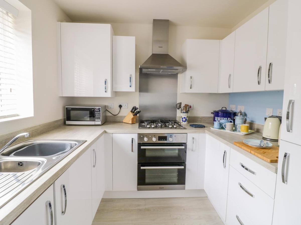 Hawkins Way Cottage - Housity