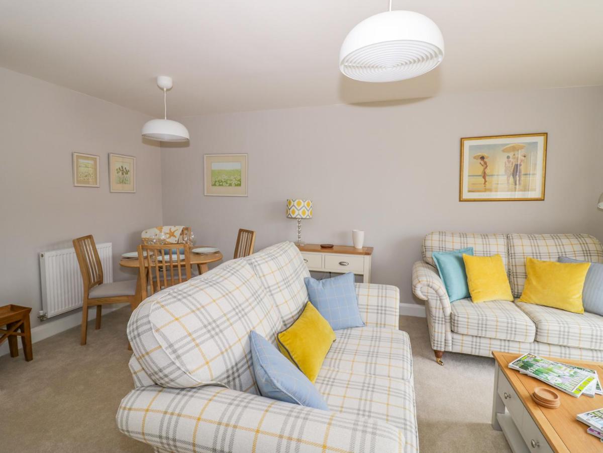 Hawkins Way Cottage - Housity