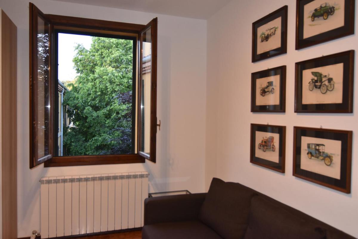 Emilia Suite - Housity