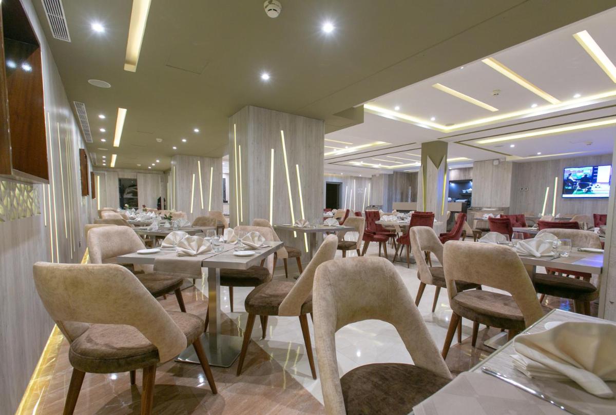 Suitetrails - MADAURE HOTEL