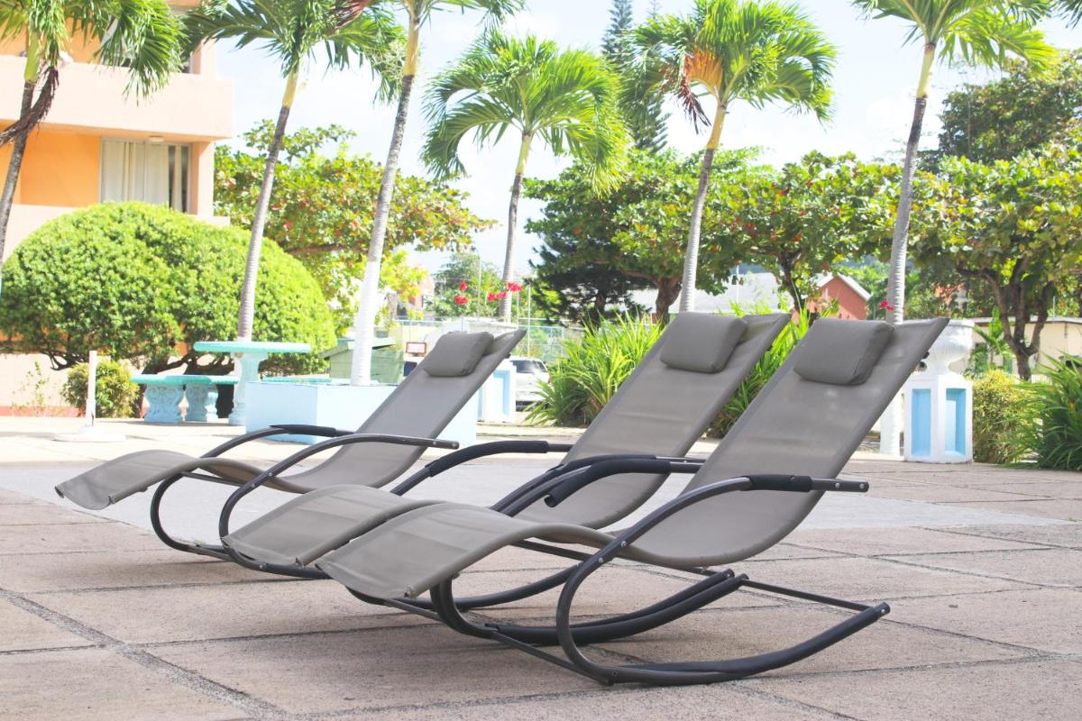 Surf Turf Two Bedroom Suite At Turtle Towers - Housity