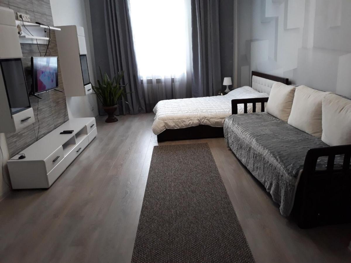 Апартаменти в центрі на Куліша з двома спальнями - Housity
