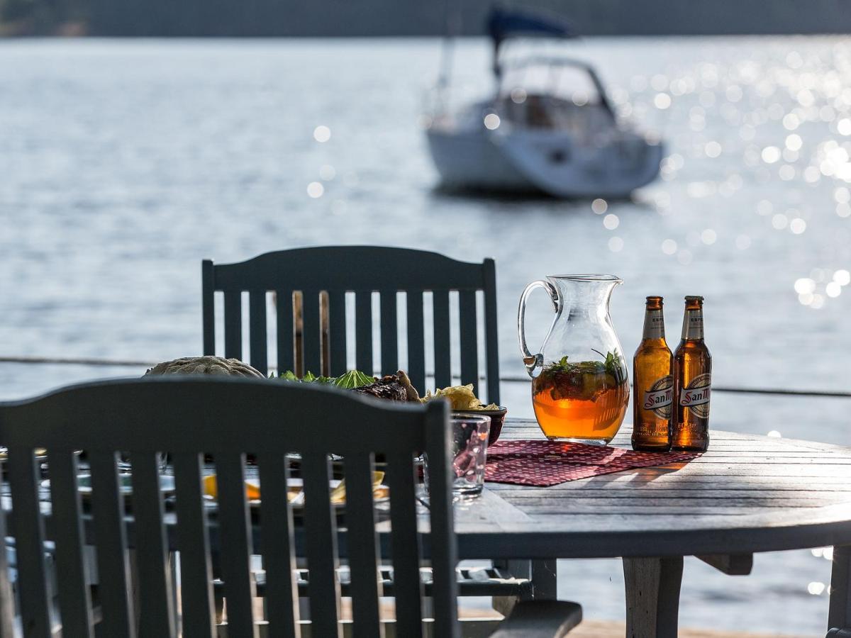 Lakeside Cottage - Housity