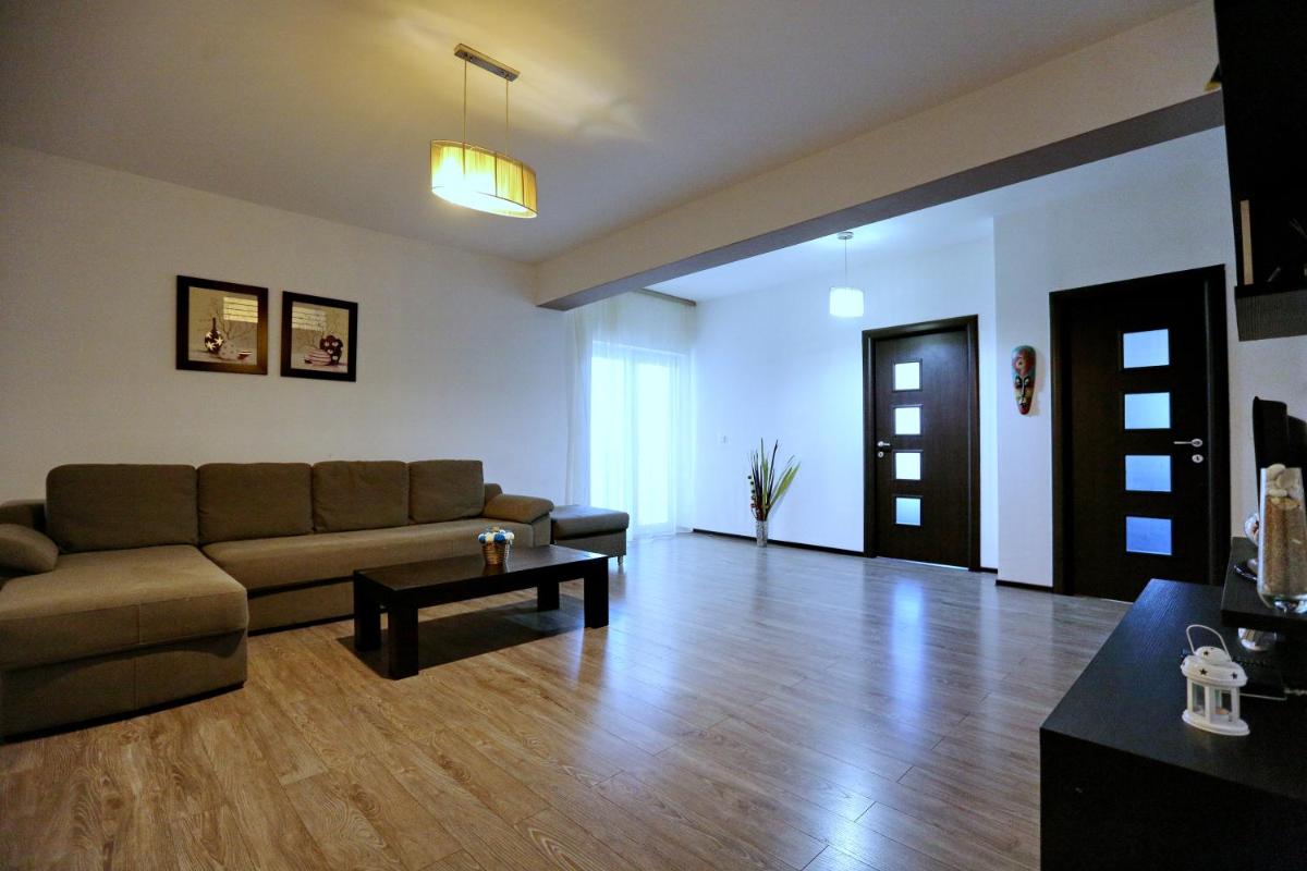 Bloc Izvor - Housity