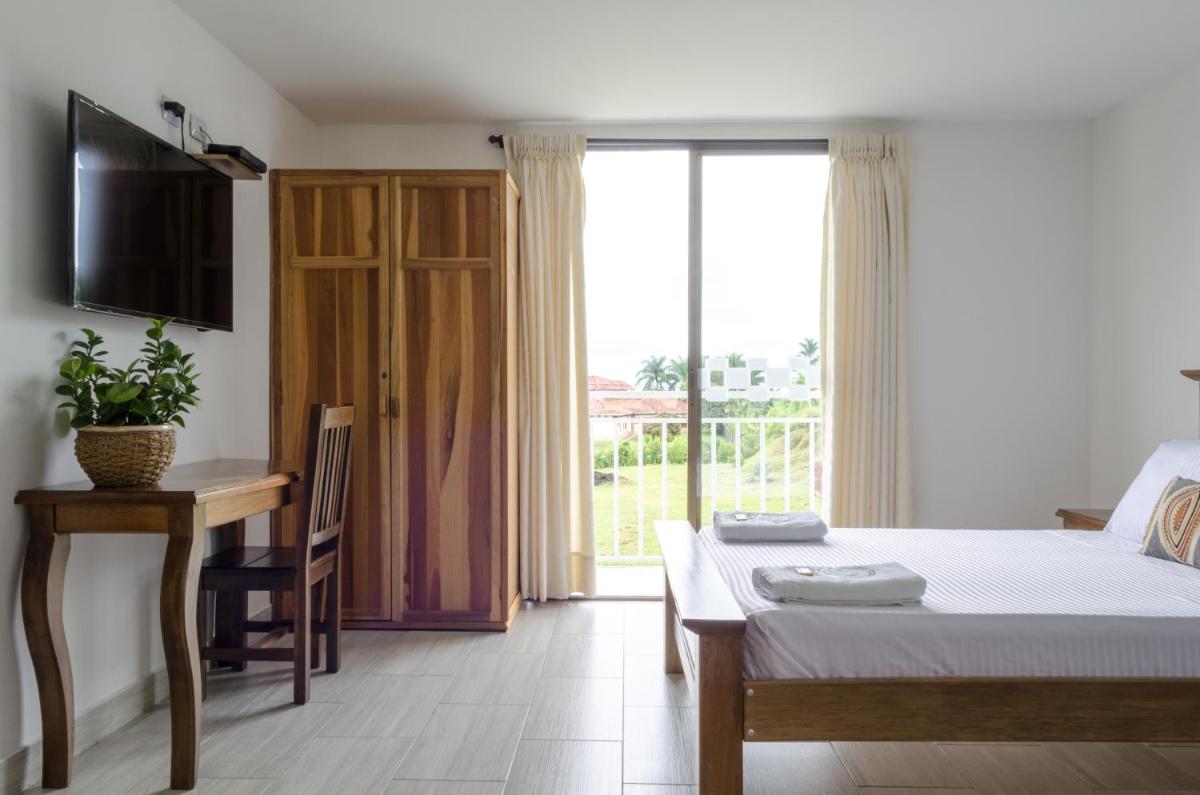 Hotel Santa Isabel - Housity