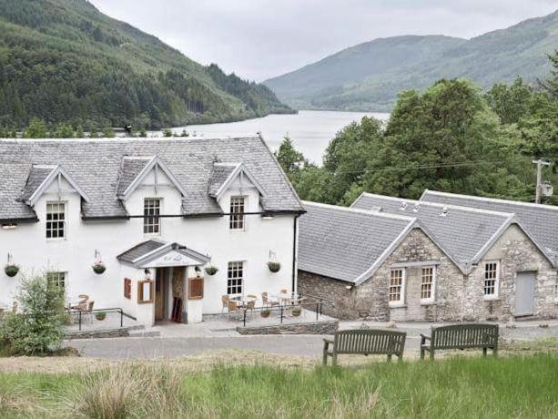 Whistlefield Inn - Housity