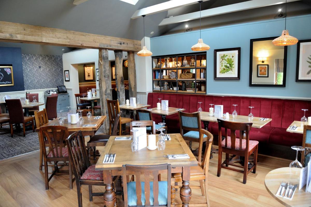 White Hart by Chef & Brewer Collection - Housity