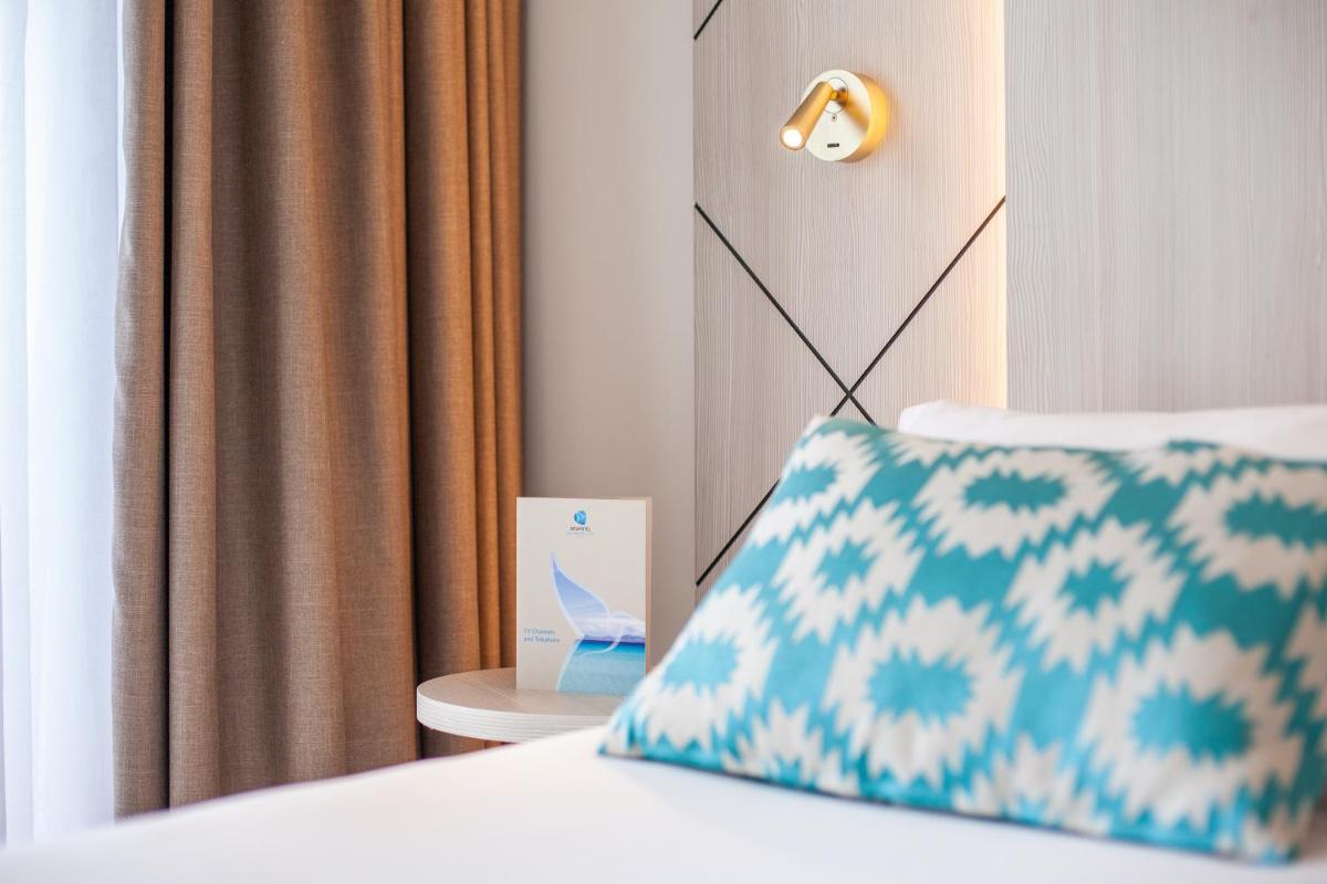 Cama o camas de una habitación en Grupotel Los Príncipes & Spa