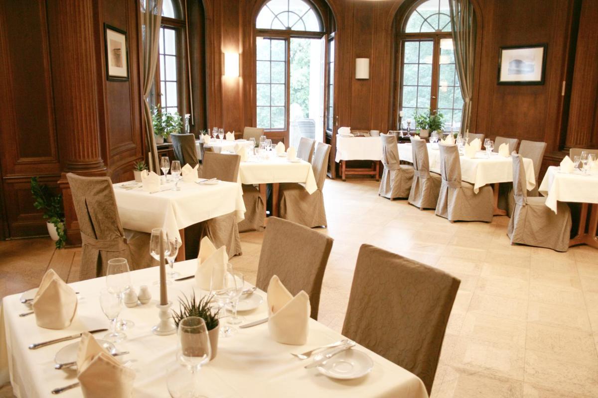 Hotel Villa Altenburg - Housity