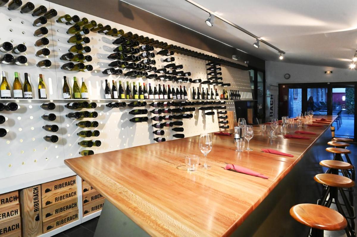 Boissons dans l'établissement Domaine Riberach - Hotel 4 - Restaurant gastronomique - Spa - Piscine - Vignoble