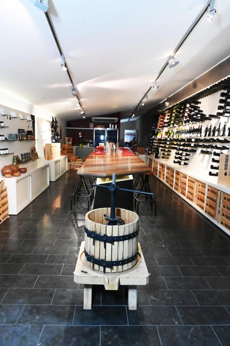 Photo de la galerie de l'établissement Domaine Riberach - Hotel 4 - Restaurant gastronomique - Spa - Piscine - Vignoble, à Bélesta