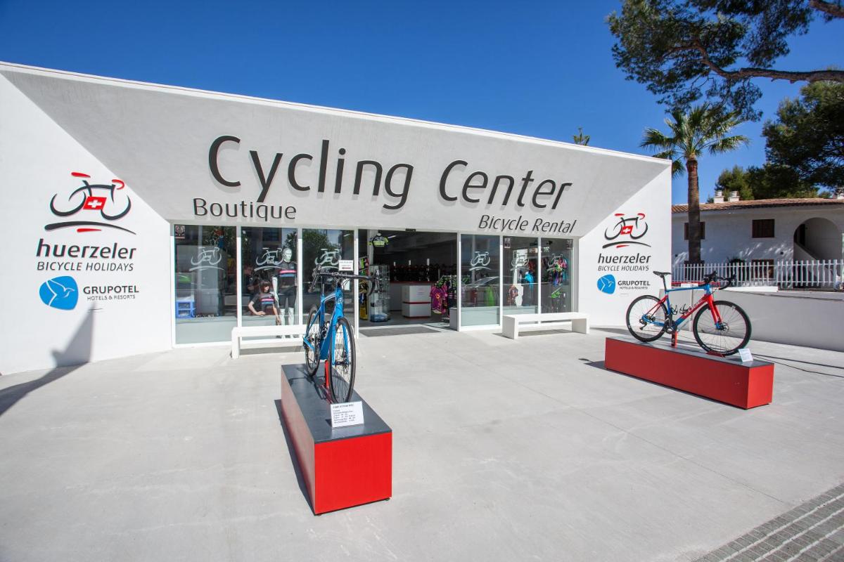 Montar en bicicleta en Grupotel Los Príncipes & Spa o alrededores