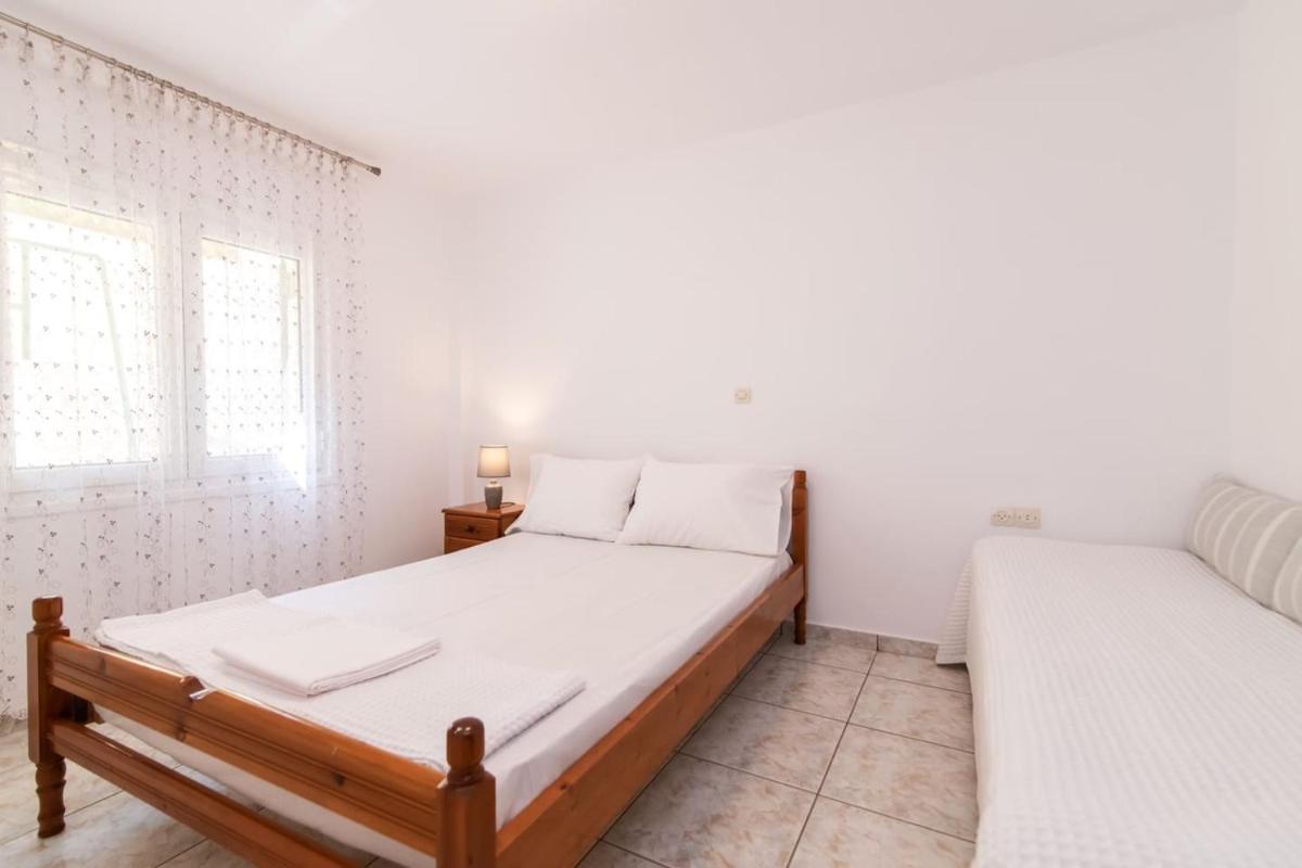 Home In Tinos Town (3 bedrooms) - Housity