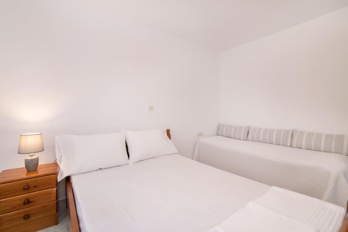 Home In Tinos Town (3 bedrooms) - Housity