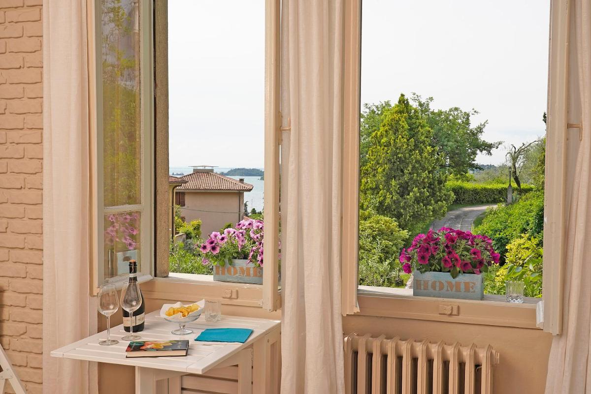 VALLE FIORITA 42 - Lake view Studio - Housity