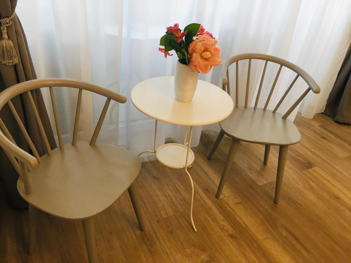Suitetrails - White Apartment Brasov