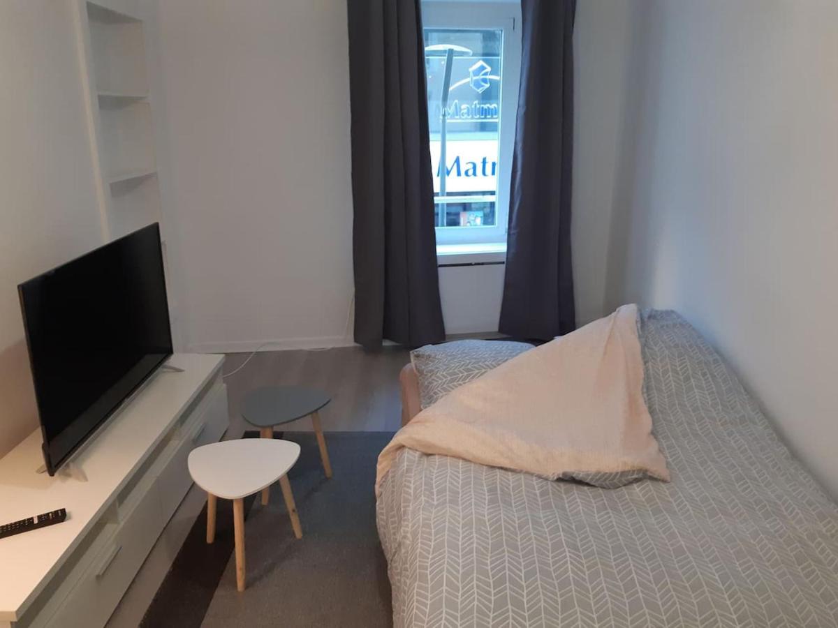 CHE F2 Face SWEET HOME wifi - Housity