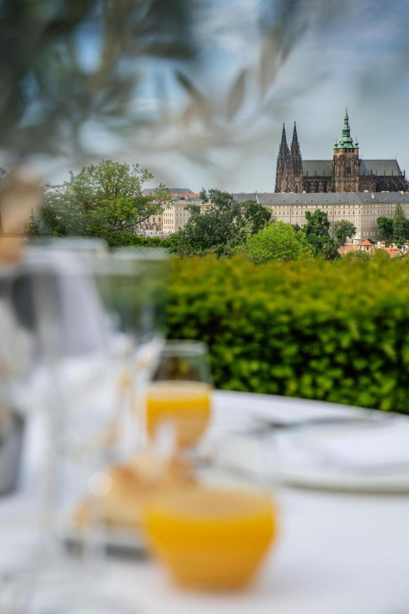Nebozizek Hotel a Restaurant - Housity