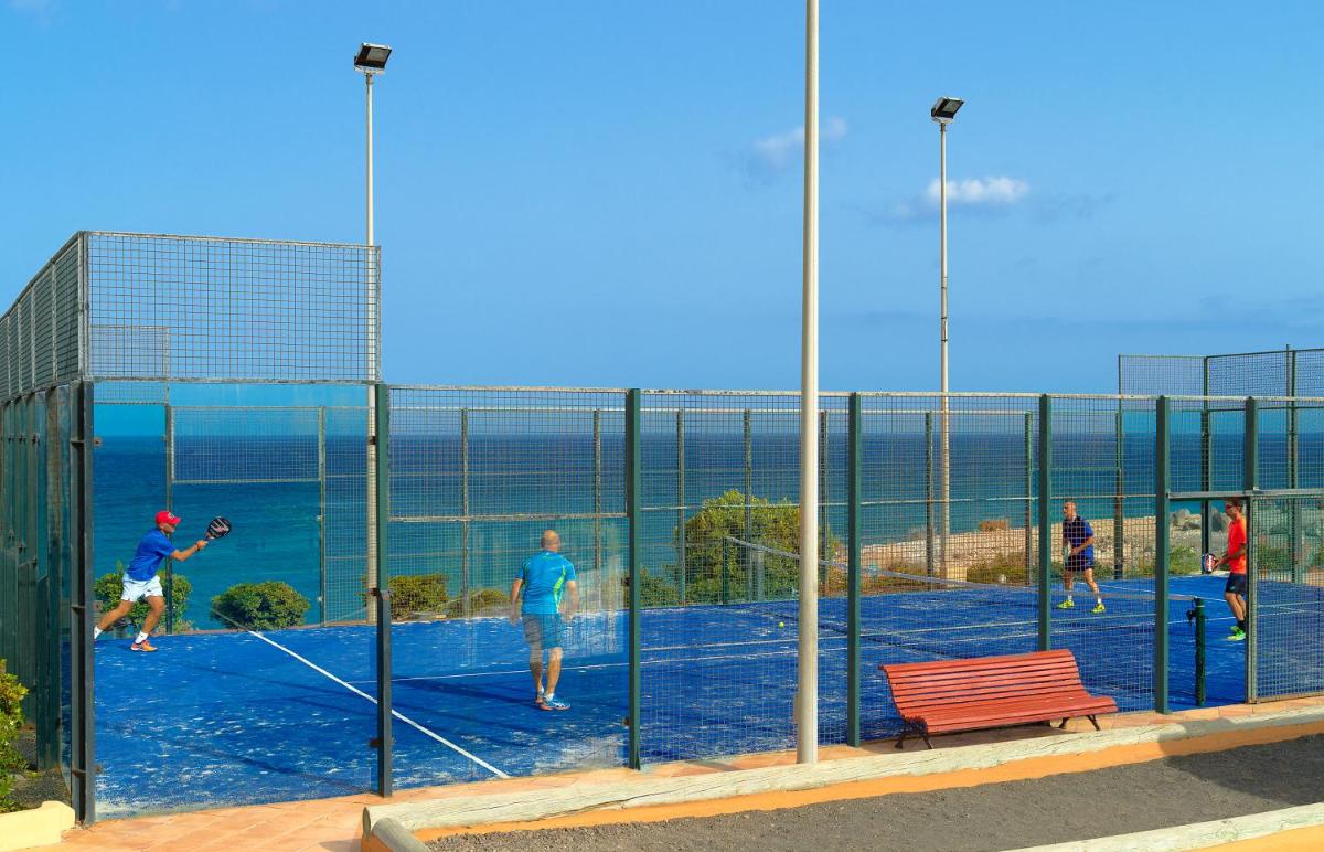 Instalaciones para jugar a tenis o squash en H10 Tindaya o alrededores