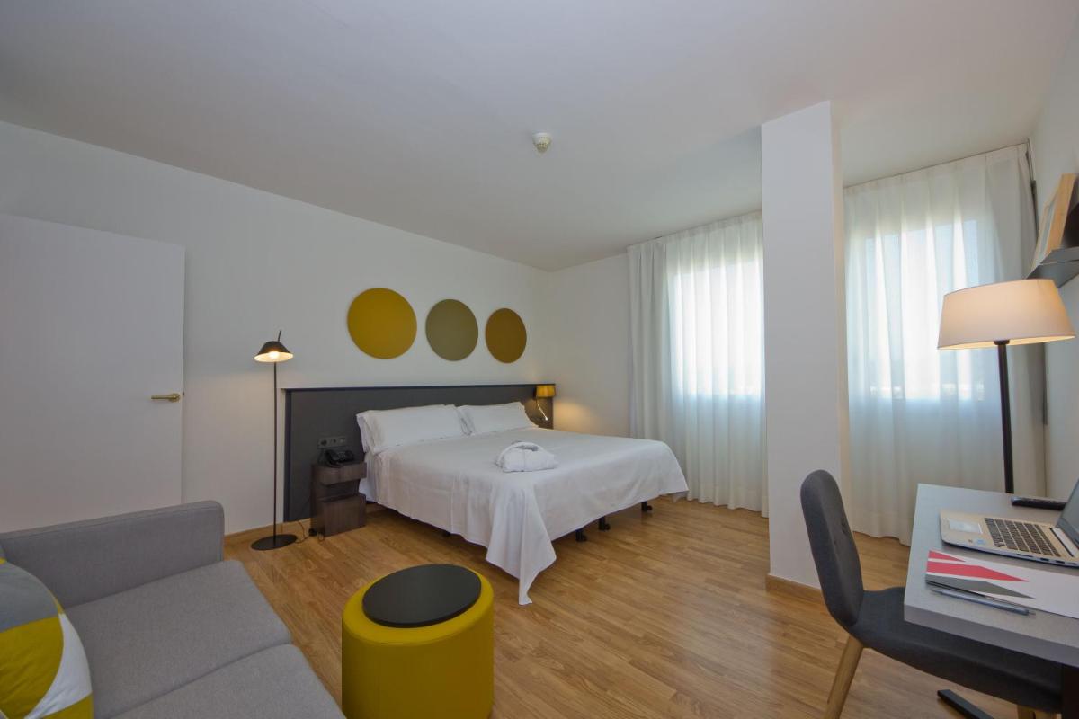 Aparthotel Atenea Valles - Housity