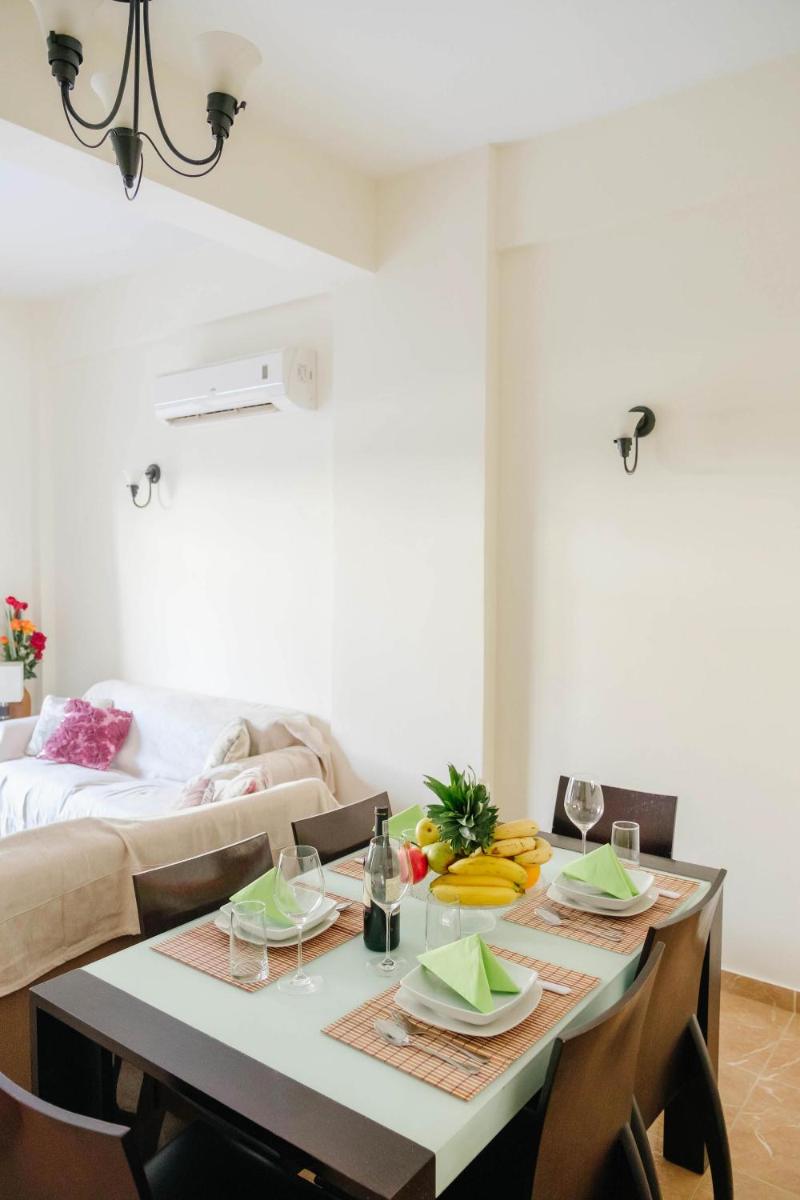 Suitetrails - Queens Gardens 2 Bedroom Townhouse in Paphos