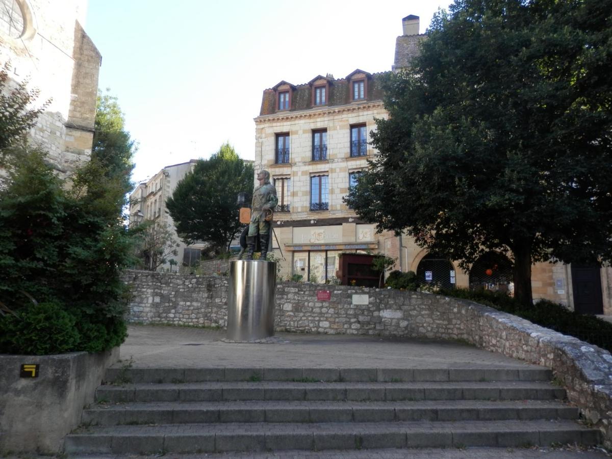 Couette & Café Roxane - Housity