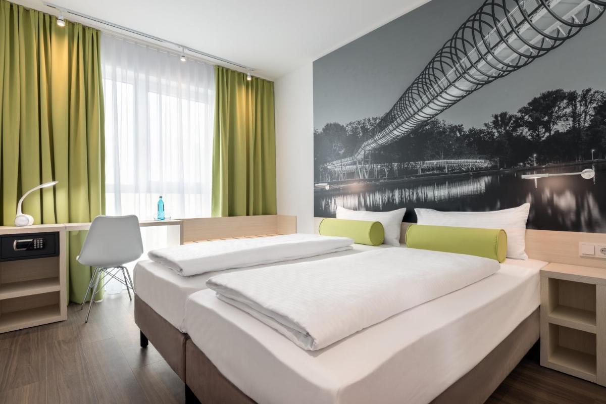 Super 8 by Wyndham Oberhausen am Centro - Hizvo