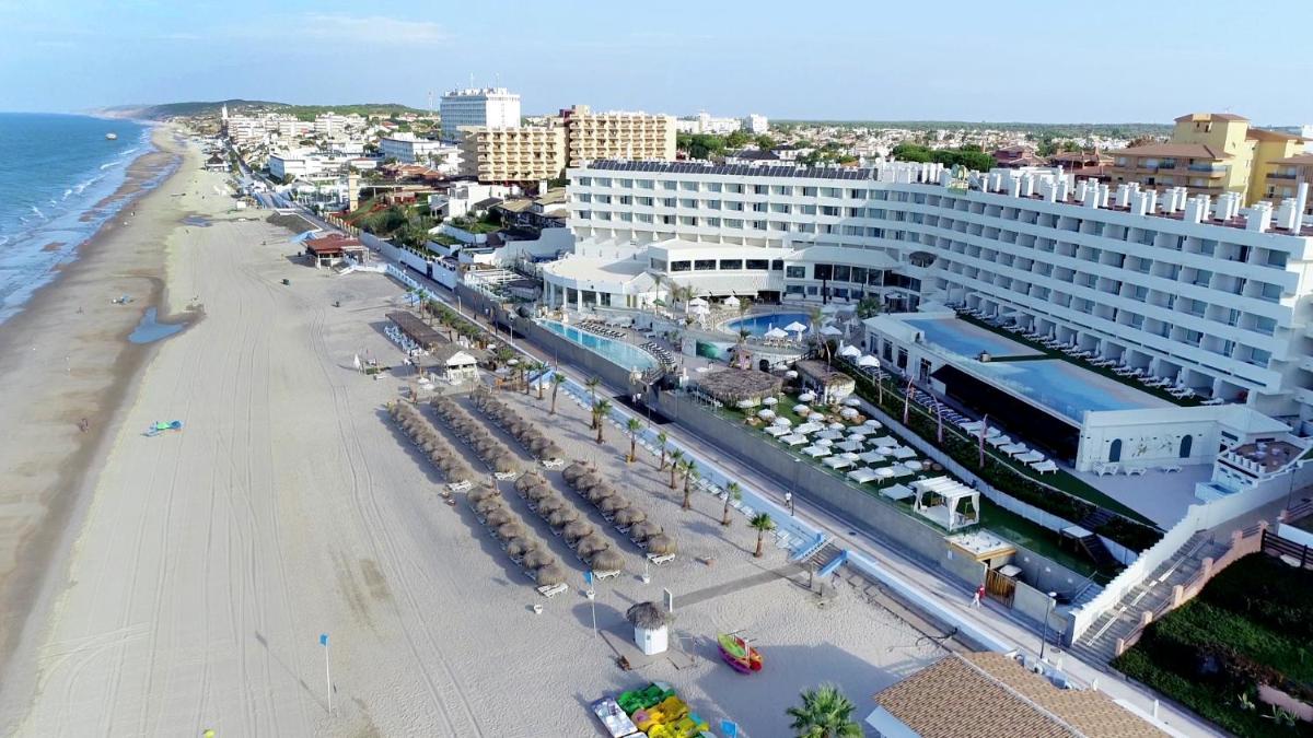 Playa de o cerca de este hotel