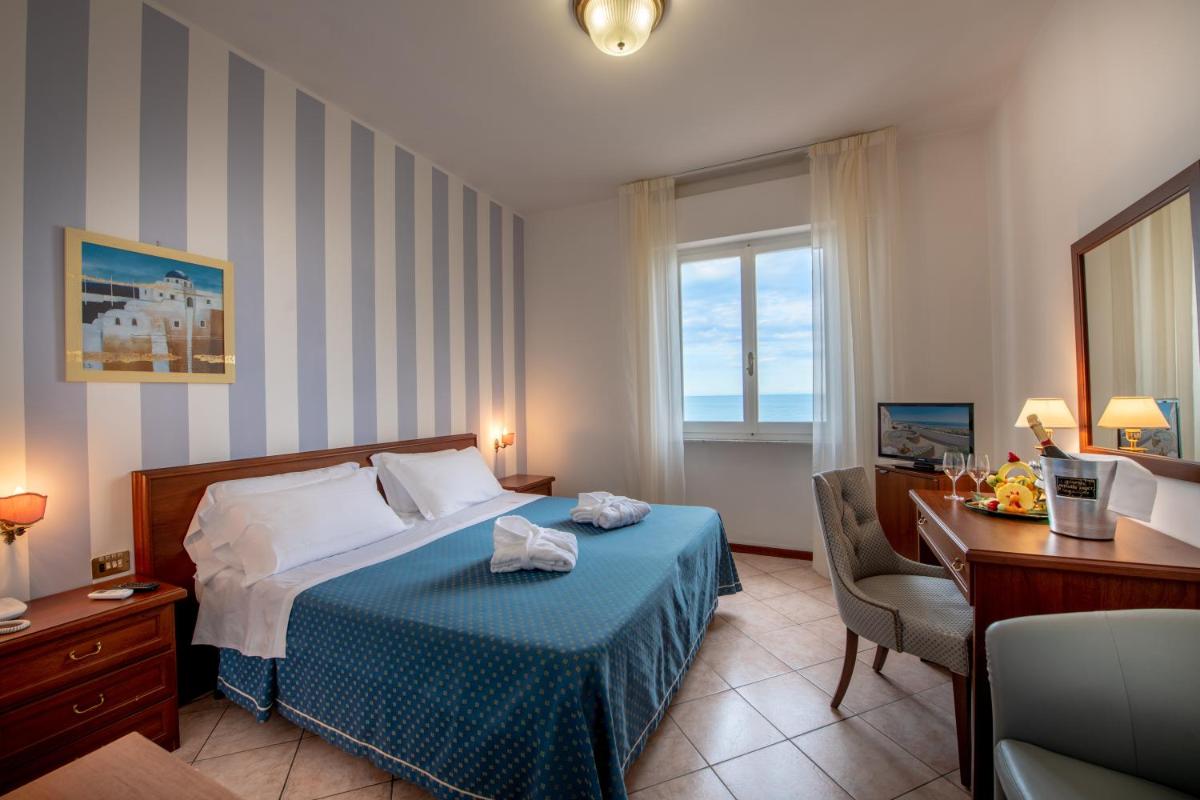 Grand Hotel Excelsior - Housity