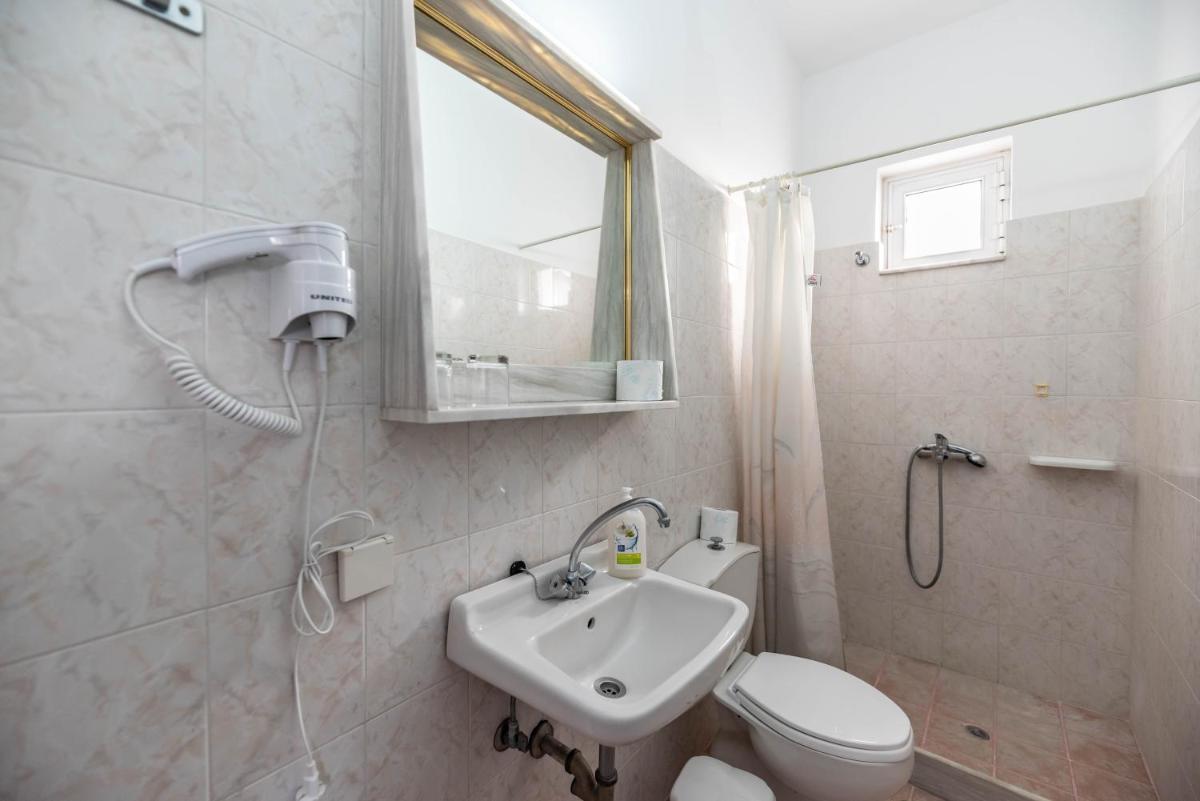 Hotel Ikaros - Housity