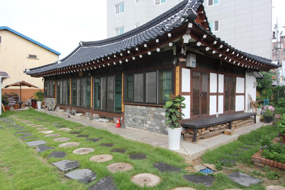 Dasomchae Hanok stay - Housity