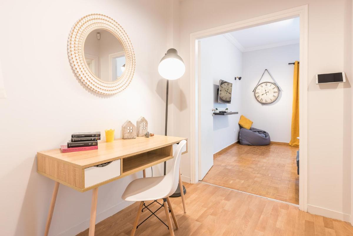 Gorgeous & Modern At Ampelokipi Metro Station By Greece Apartments - Housity