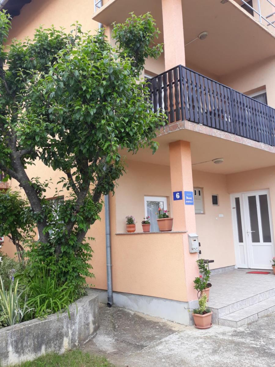 Apartment Katarina - Housity