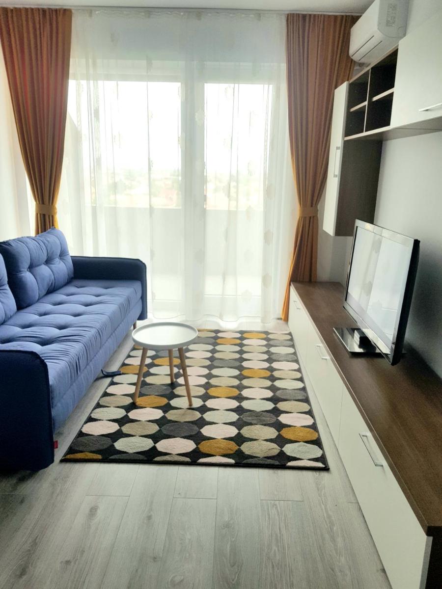 Suitetrails - HappyHome Central Deluxe Apartments
