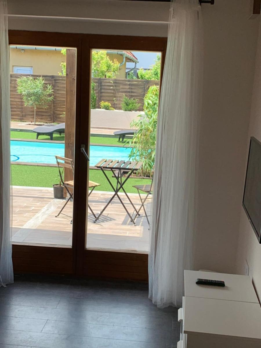 Silver Garden - Housity