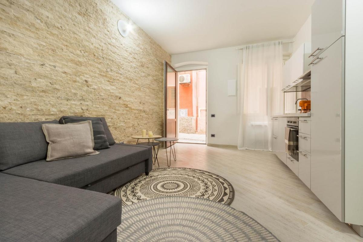 Via San Giacomo 10 - Housity
