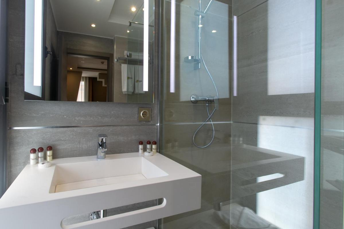 Suitetrails - MADAURE HOTEL