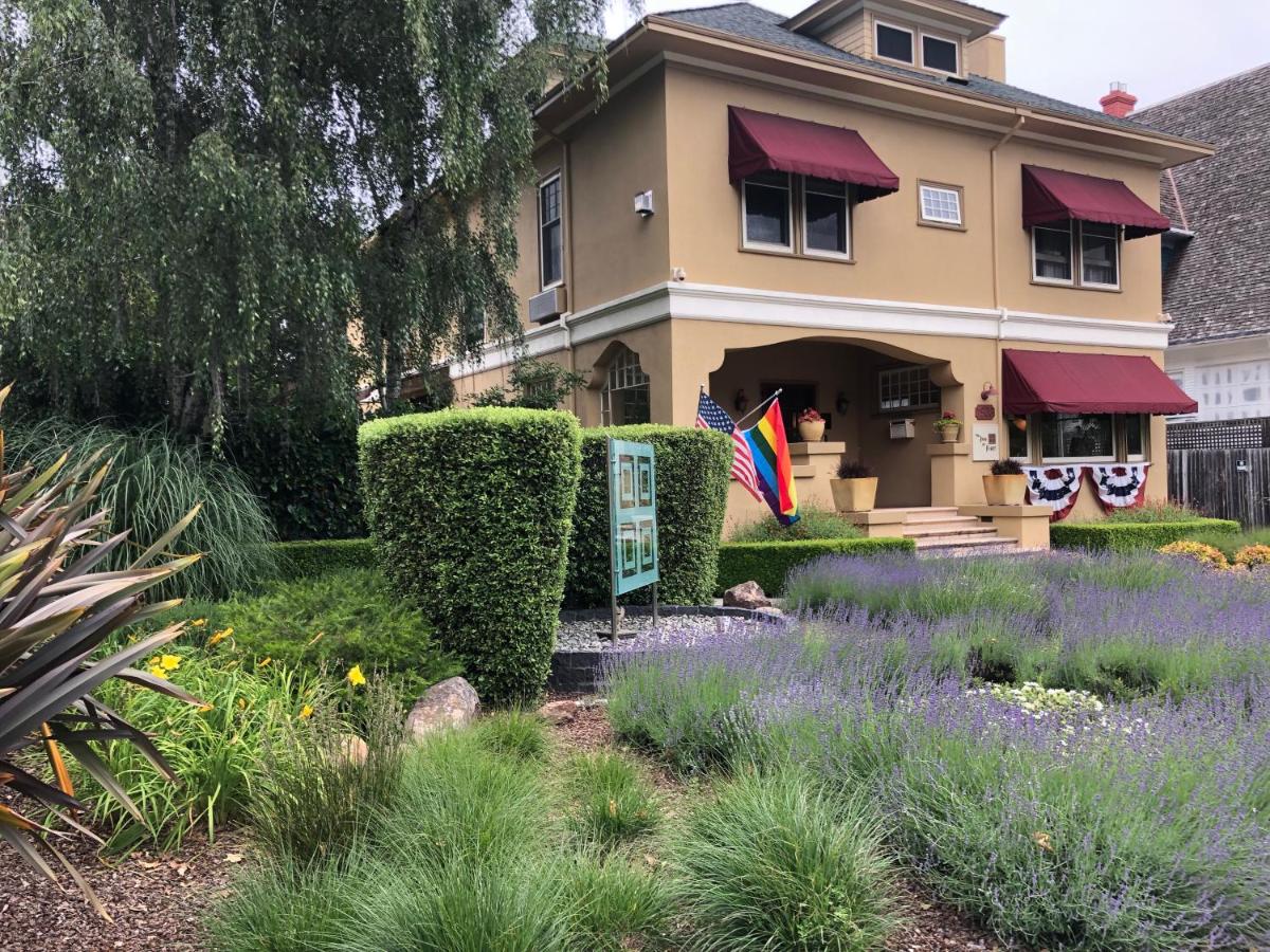 The Inn on First - Housity