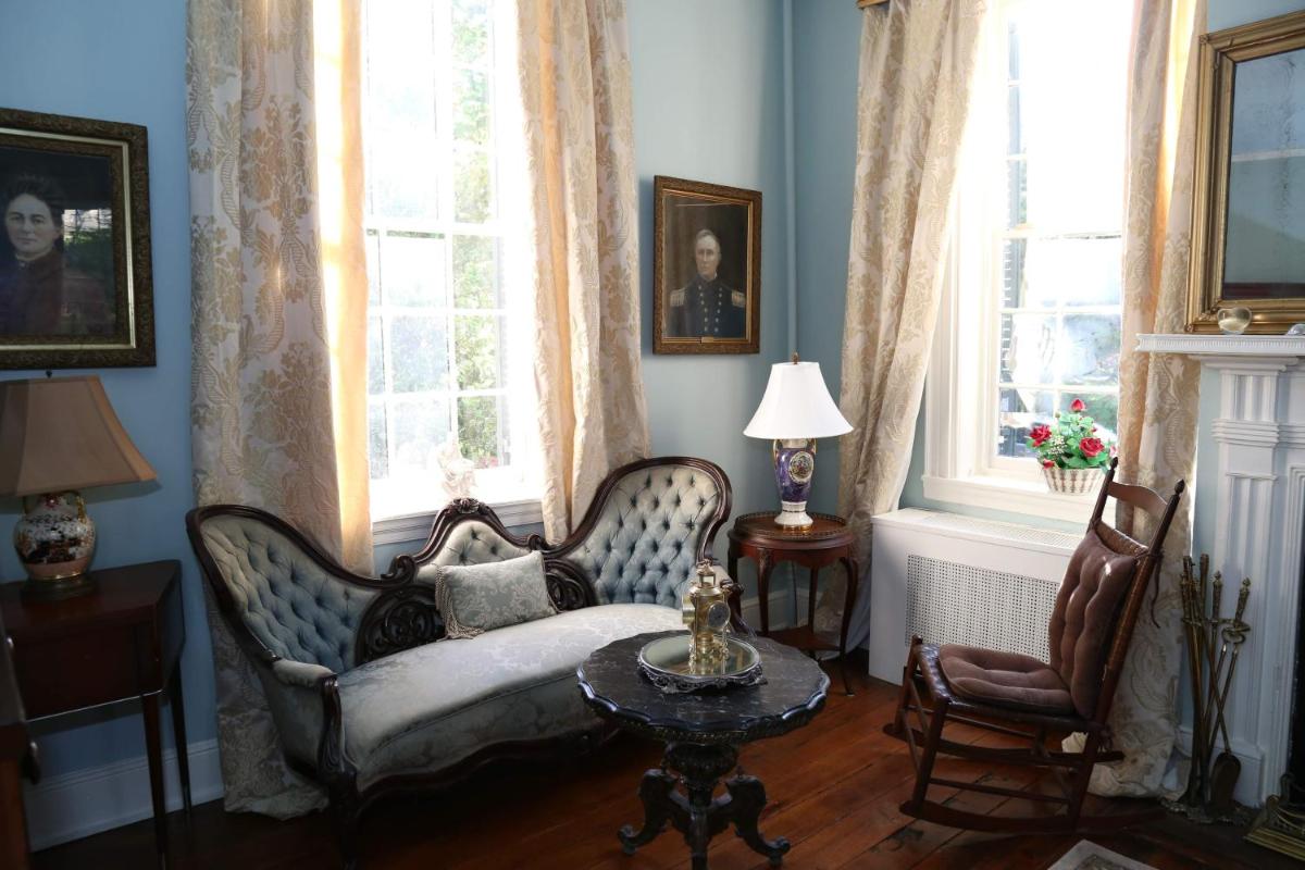 Chilton House Suites - Housity