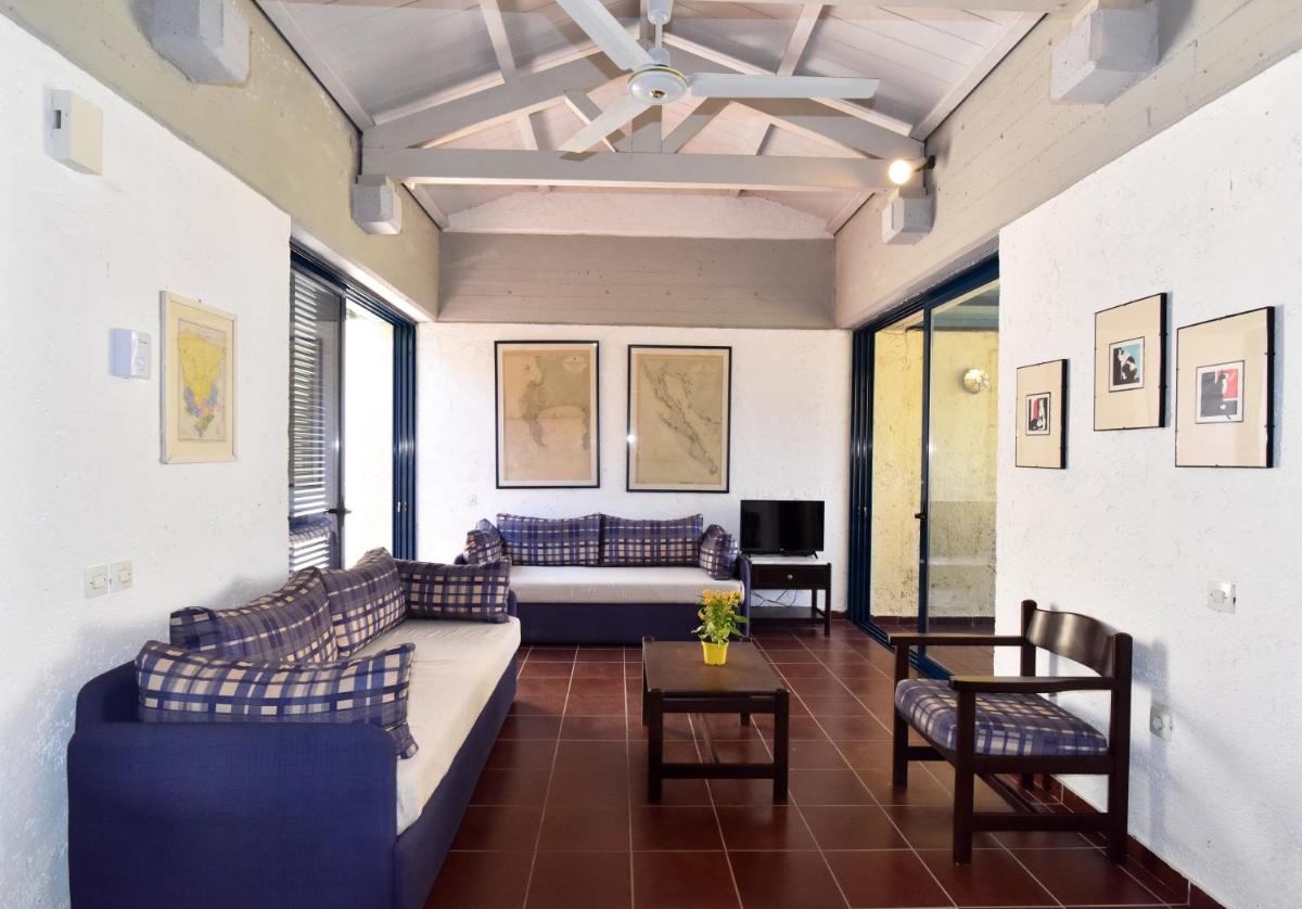 Suitetrails - Barbati Beach House