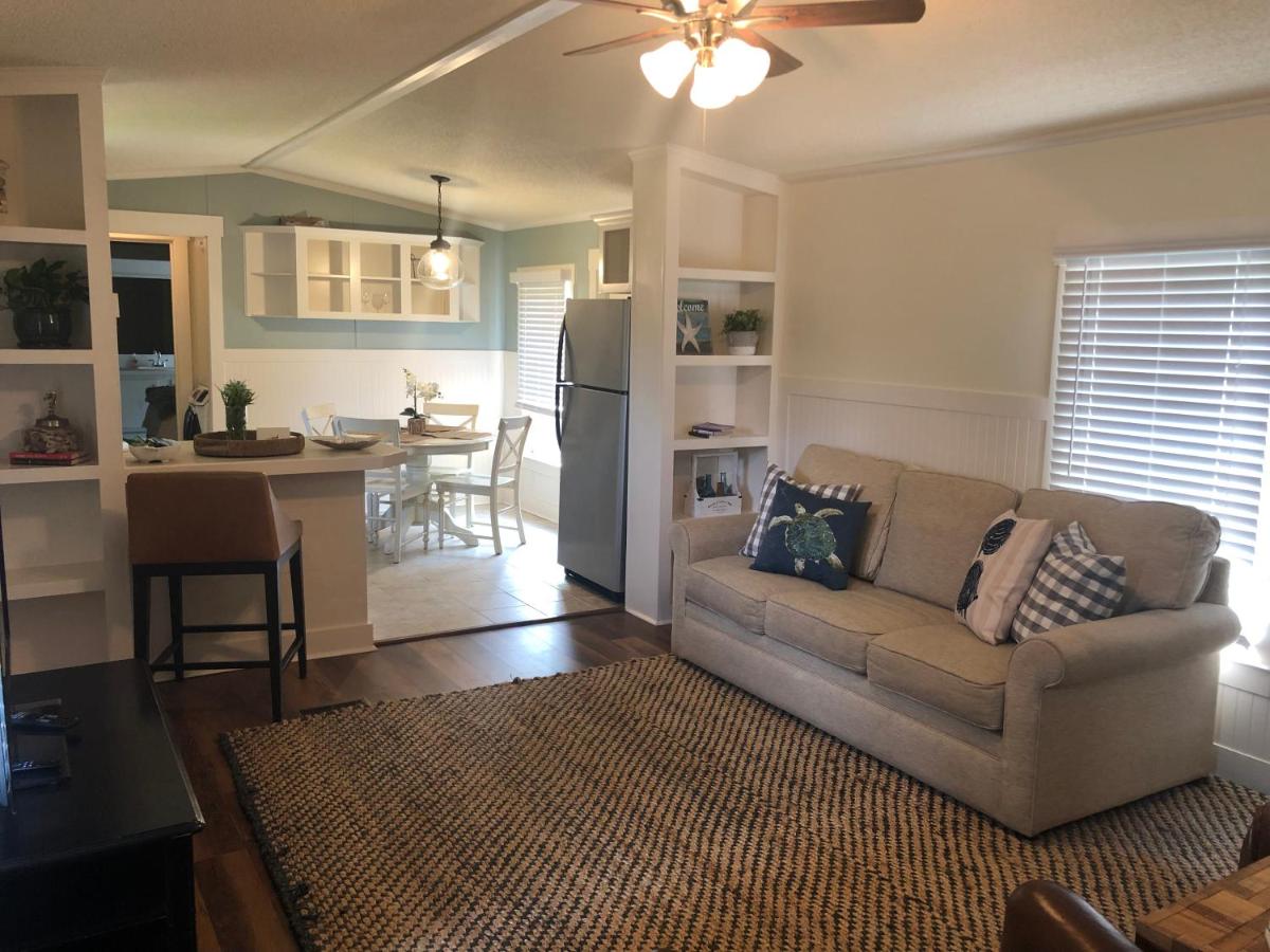 Beaufort SC New Renovation, Close to Parris Island, Historic Downtown, Beautiful Beaches, Sleeps 7 - Housity