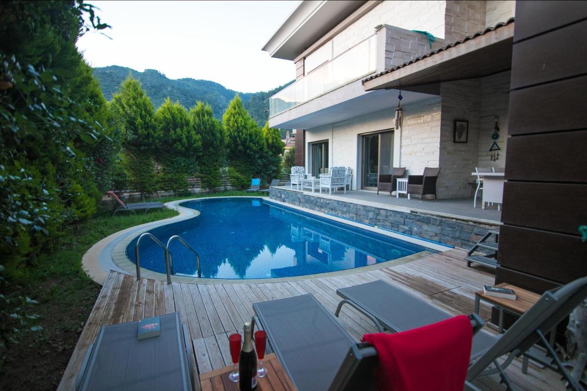 Villa Jotun Icmeler Daily Weekly Rentals - Housity