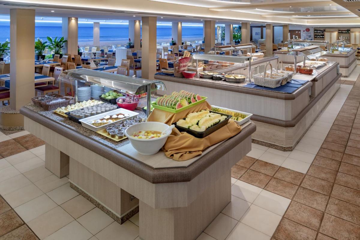 Comida en o cerca de este hotel
